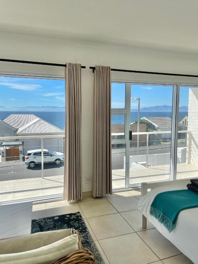 Sail Away Studios Simonʼs Town Exterior foto
